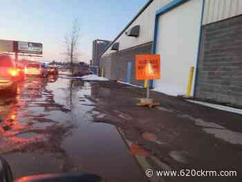 Drive-thru COVID-19 vaccine clinics in Regina and Swift Current to close temporarily - 620 CKRM.com