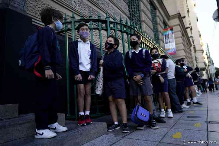 Escuelas abren en Buenos Aires en medio de la controversia - Houston Chronicle