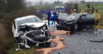 Unfall auf abschüssiger Straße: Zwei Autofahrer bei Frontalzusammenstoß in Lohmar verletzt - General-Anzeiger Bonn