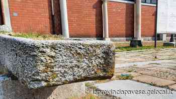 Quartiere dimenticato marciapiedi rotti e l’erba mai tagliata - La Provincia Pavese