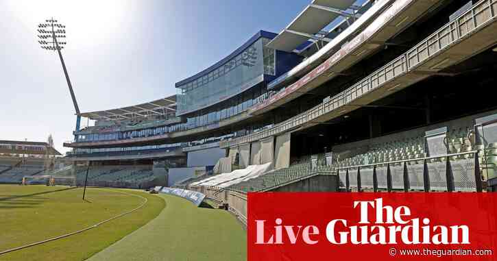 Warwickshire v Essex, Hampshire v Gloucestershire: county cricket – live!