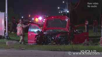 4 hurt — including man in critical condition — after crash in northeast Houston | Raw scene video - KHOU.com
