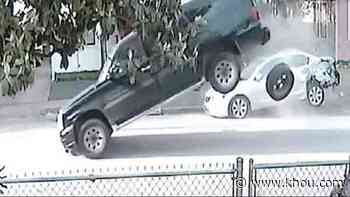 Video shows SUV crashing into cars in Houston, driver leaving scene without pets - KHOU.com
