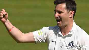 County Championship: Bowlers dominate between Middlesex and Surrey
