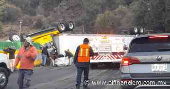 Volcadura de tráiler paraliza tránsito en carretera México-Cuernavaca - El Financiero