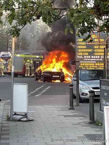 Diners shocked after car burst into flames in Eden Park