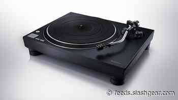 Technics SL-100C turntable is an entry level model for audiophiles