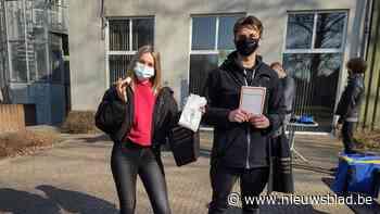 Jeugdige vrijwilligers getrakteerd op bokkenpootjes - Het Nieuwsblad