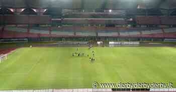 Venezuela, giocatore a terra pericolo costante: deviazione da fermo, autogol clamoroso! - DerbyDerbyDerby