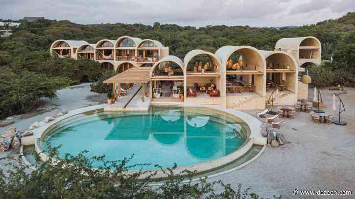 Arched volumes define Casona Sforza resort in Mexico by Alberto Kalach