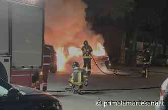 video Auto in fiamme a Pioltello, intervengono i pompieri - Prima la Martesana