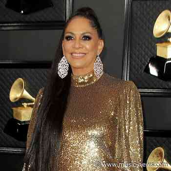 Sheila E. awkwardly marks anniversary of Prince's death with lookalike snap