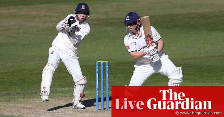 Warwickshire beat Essex, Yorks see off Sussex: county cricket – live!