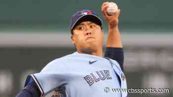 Blue Jays' Hyun-Jin Ryu exits start early with glute injury as Toronto's rotation takes another blow