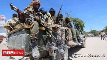 Somalia violence: Rival units fight amid row over president's term