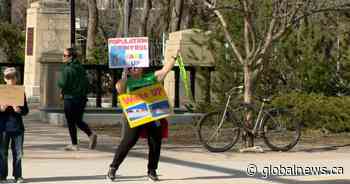 Store manager frustrated after health order protest spills into Cornwall Centre