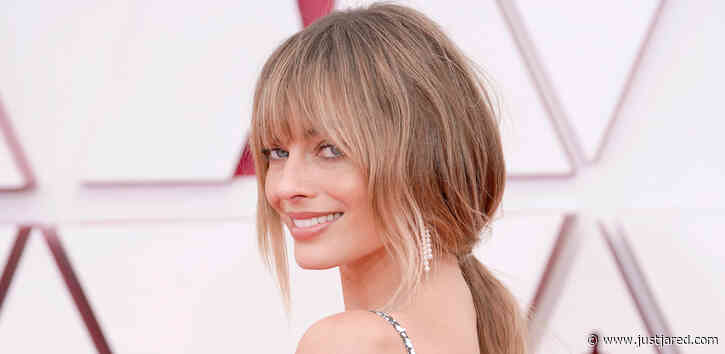 Margot Robbie Dazzles in a Chanel Dress for the Oscars 2021