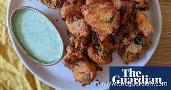 Recipes for Ramadan: Mehreen Faruqi's nostalgic pakoras - The Guardian