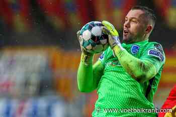 Mooi beeld! Genkie betrekt Danny Vukovic in feestgedruis