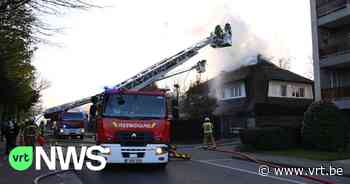 Woning met rieten dak onbewoonbaar na brand in Boechout - VRT NWS