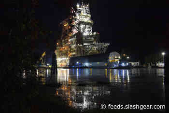 SLS Core Stage rocket gets shipped down the river