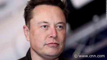 Barefoot Elon Musk says 'a bunch of people will probably die' getting to Mars