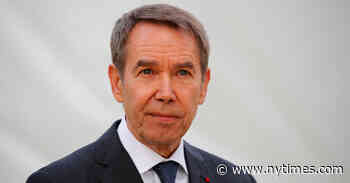 Jeff Koons Moves to Pace Gallery