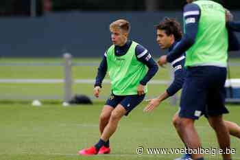 OFFICIEEL: Van Dessel blijft bij STVV - Voetbalbelgie.be - Voetbal België: Belgisch en internationaal voetbalnieuws, transfers, video, voetbalshop en reportages
