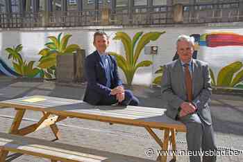 Oscar Romerocollege zwaait directeur uit<BR />