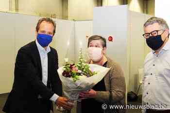 Marie-José krijgt 10.000ste prik in vaccinatiecentrum Klein-Brabant