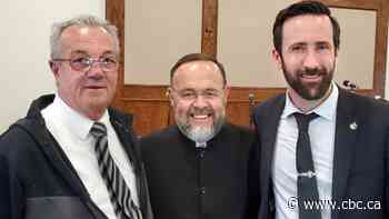 MP Derek Sloan, MPP Randy Hillier charged under pandemic law for attending Aylmer, Ont., church service