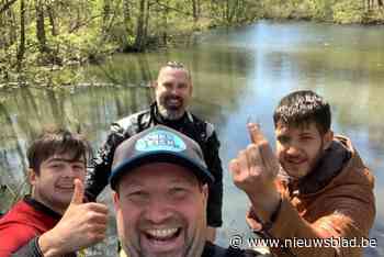 Trouwring van overleden vader na 19 jaar opgedoken uit visvijvertje in Kaulille