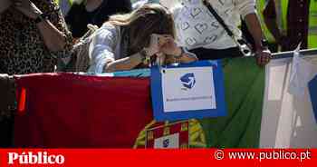 Trabalhadores da Groundforce do Porto querem referendar nacionalização - PÚBLICO