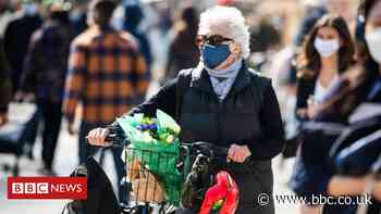 US relaxes guidance on masks outdoors