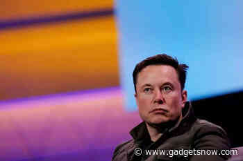 US FCC approves SpaceX satellite deployment plan