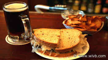 No more food requirement for alcohol service in New York, lawmakers repeal Gov. Cuomo's order