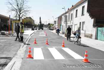Na vijf jaar modder, stof en omleidingen op ‘moeilijkste werf ooit’ is straat eindelijk weer open: “Hopelijk gaan ze hier nu niet racen”