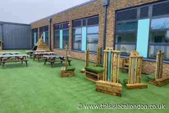 Croydon mayor visits new rooftop garden at primary school