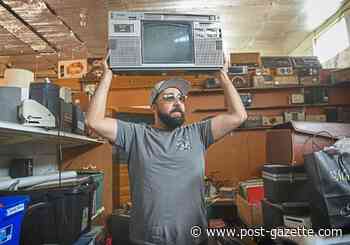 'Come while it's hot': Latrobe gallery owner selling props from locally filmed movies, shows