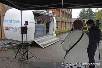 Marcel Vanthilt houdt met Radio on tour halt aan Hof ter Boonwijk<BR />