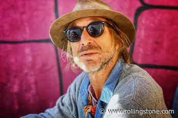 Todd Snider Processes Tragedy with Freewheeling Storytelling on ‘First Agnostic Church of Hope and Wonder’