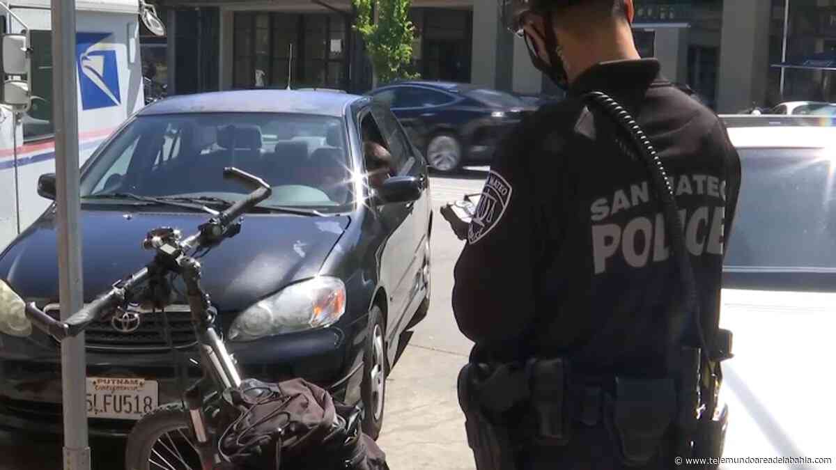 Realizan operativo para multar a conductores distraídos en San Mateo - Telemundo Area de la Bahia