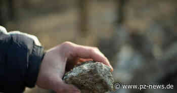 Unbekannte bewerfen mehrere Autos mit Steinen in Remchingen - Region - Pforzheimer Zeitung