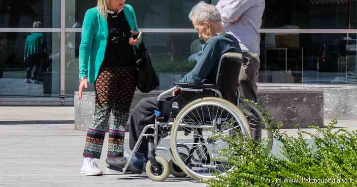 Anziani non autosufficienti, nel Recovery plan la promessa di una riforma entro il 2023: “Previsti livelli essenziali delle prestazioni”