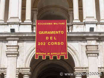 Accademia Militare di Modena, giura il 202° corso “Onore” - Modena 2000