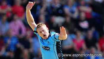 The Buzz: Brett Lee gives Scott Styris a haircut - ESPNcricinfo