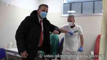 Donini in visita a Modena: 'Avanti con i vaccini' - Gazzetta di Modena