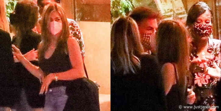 Jennifer Aniston Hugs It Out With Will Speck, Molly McNearney & Friends At Dinner