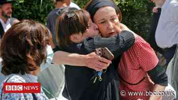 Israel crush: Netanyahu promises inquiry as first victims are buried