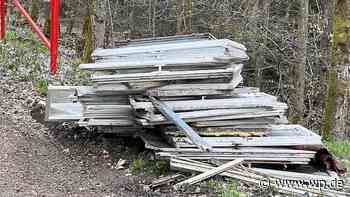 Netphen: Alte Fenster und Bauschutt illegal im Wald entsorgt - Westfalenpost
